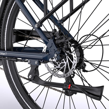 Achterschijfrem en standaard van de Maxtron Urban 7 e-bike